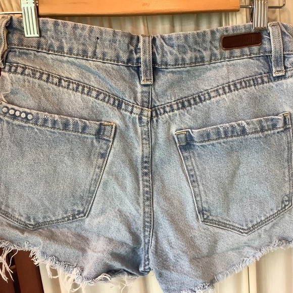 Blank NYC The Barrow Cut Off Denim Jean Shorts Distressed Button Fly Size 25 - Picture 2 of 6